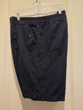 Karen Scott Women’s Black Cargo Shorts